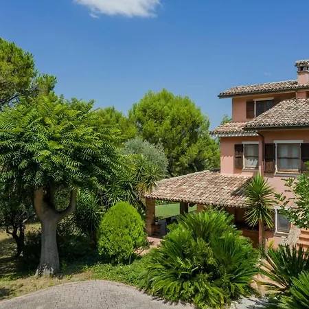 Villa Lucia 11 *