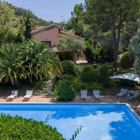 Villa Lucia *